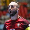 Ricardinho do futsal a festejar um golo com braçadeira de capitão