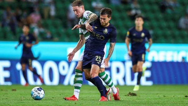 sporting cp frente ao fc porto, disputa de bola