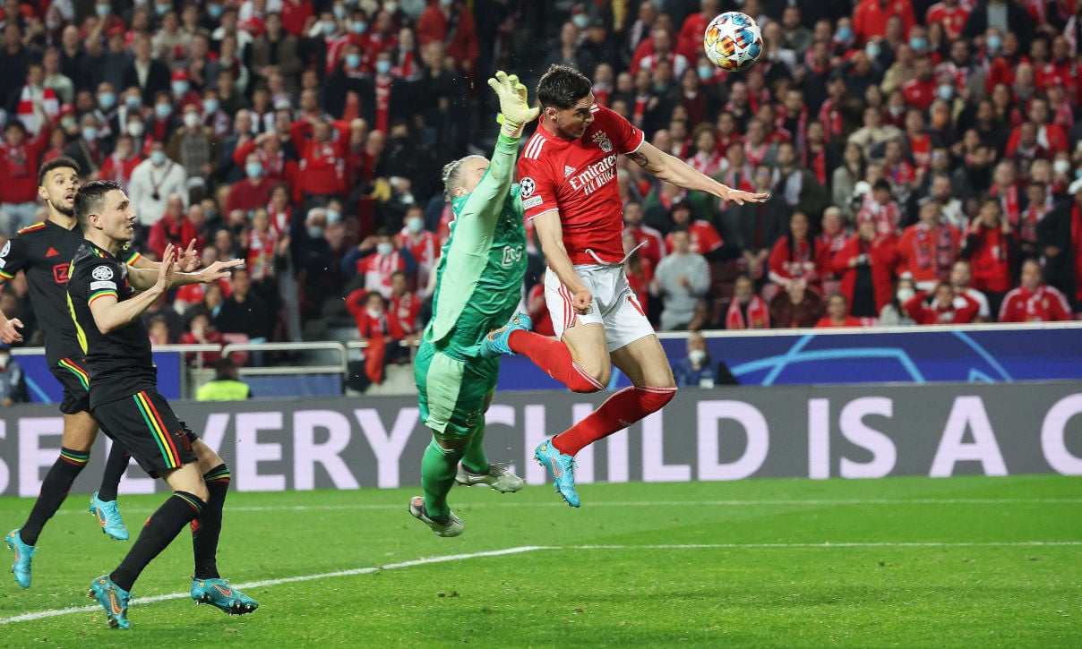benfica yaremchuk a marcar um golo pelo SL Benfica