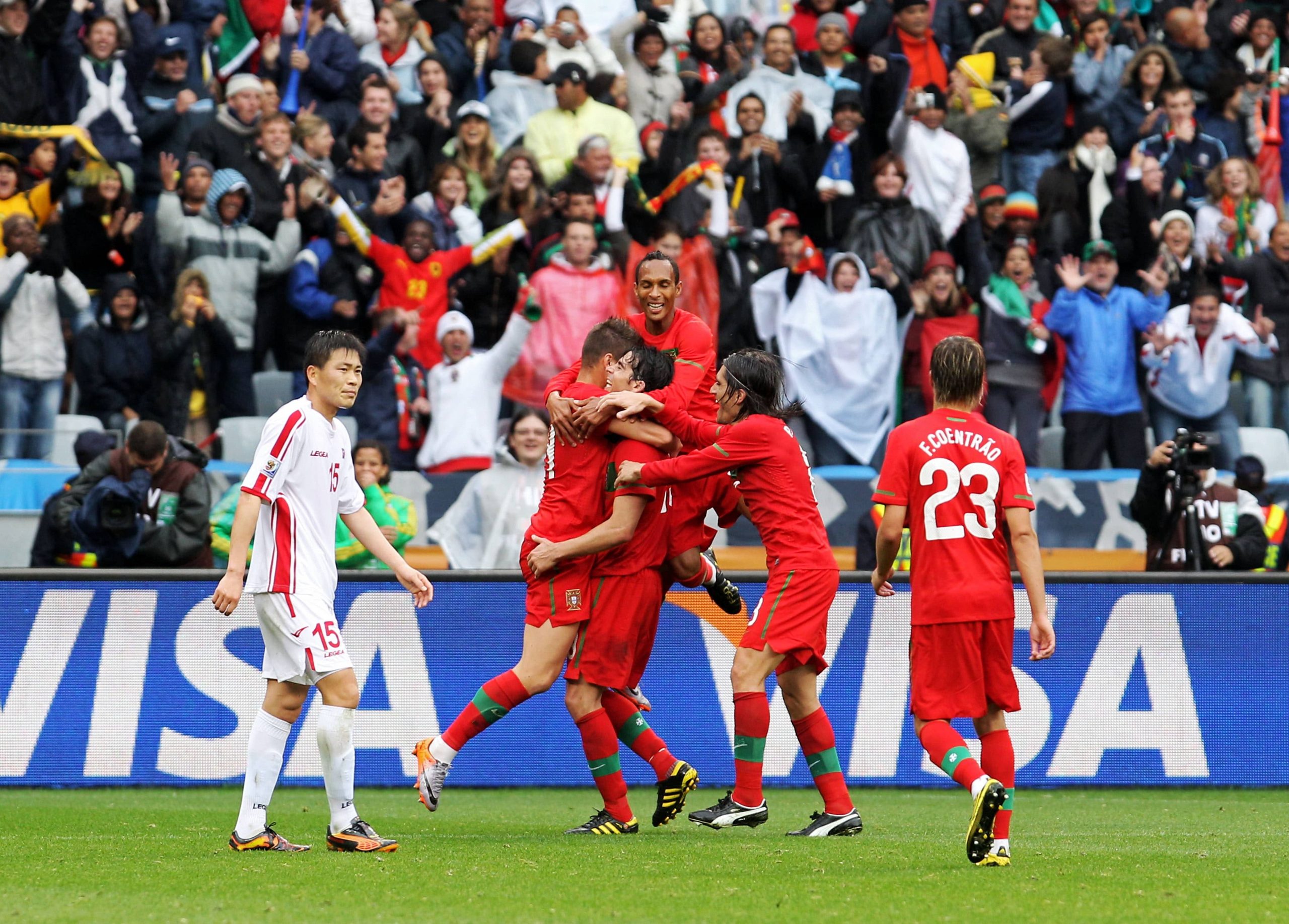 festejos de portugal na goleada de Portugal à Coreia do Norte no Mundial de Futebol de 2010
