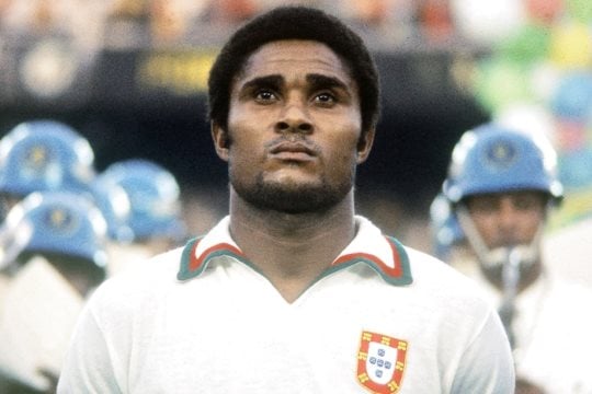 Eusébio alinhado pela seleção nacional
