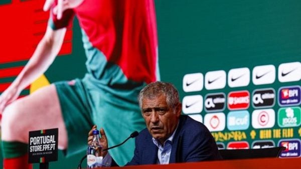 Fernando Santo na conferência de imprensa a divulgar os convocados para a selecção nacional