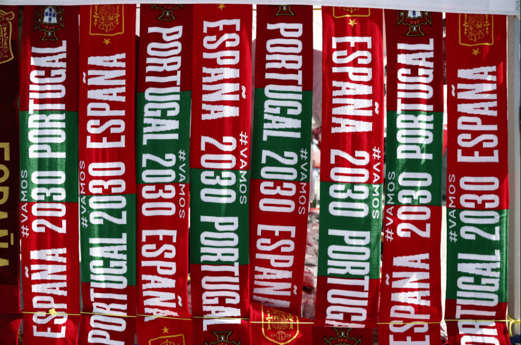 cachecóis de Portugal e Espanha para receber o mundial de futebol de 2030
