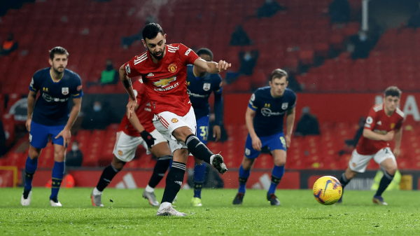 Bruno Fernandes marca penálti na goleada da Premier League