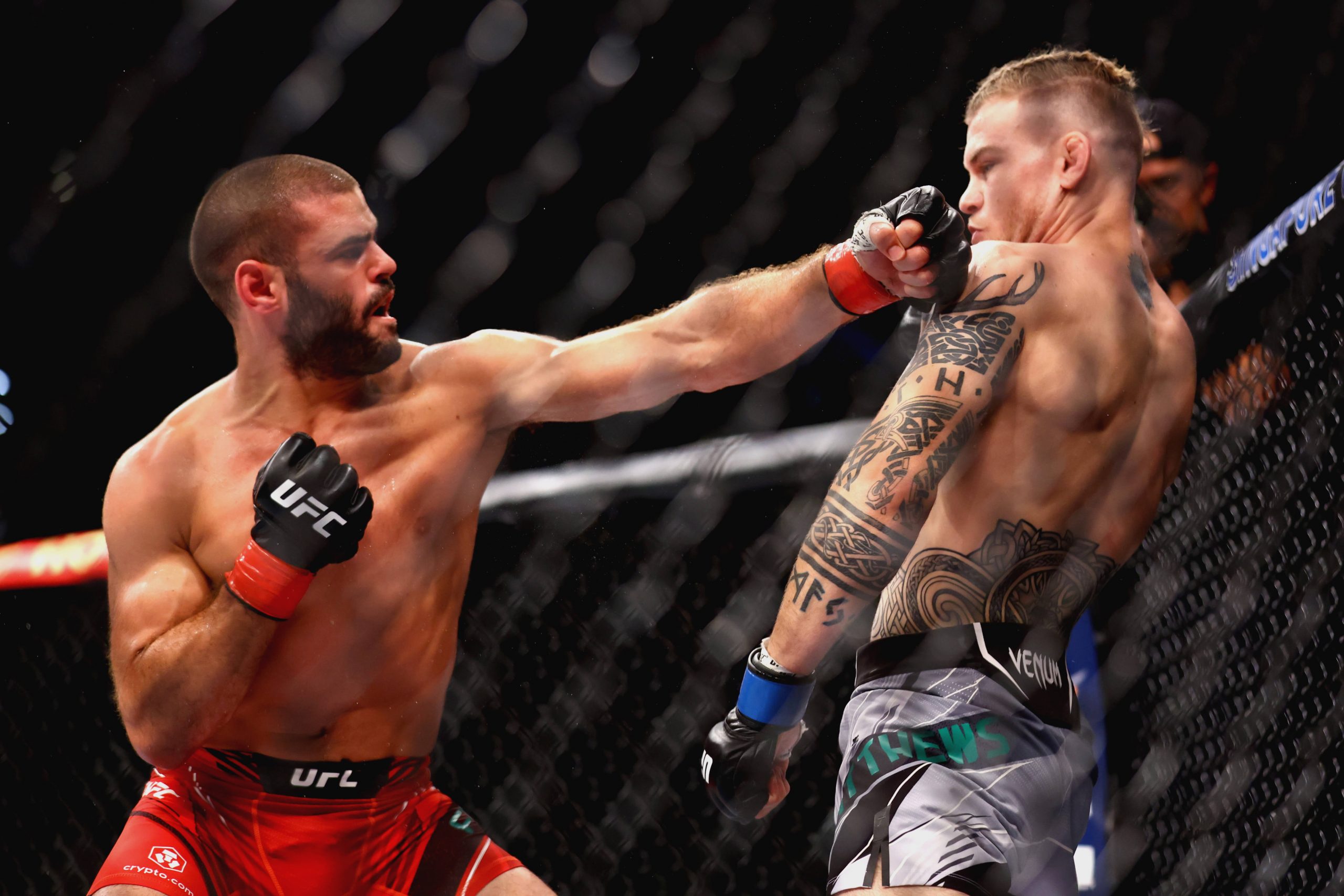 André Fialho num combate de UFC