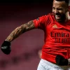 Otamend no benfica a festejar um golo