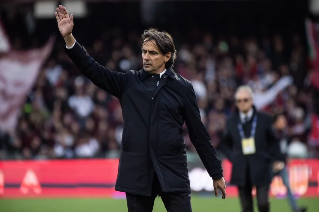 Simone Inzaghi a acenar