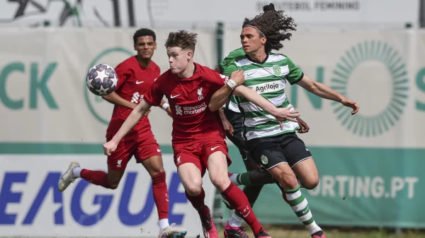 jogo da youth league da temporada 2022/23 do Sporting com o Liverpool